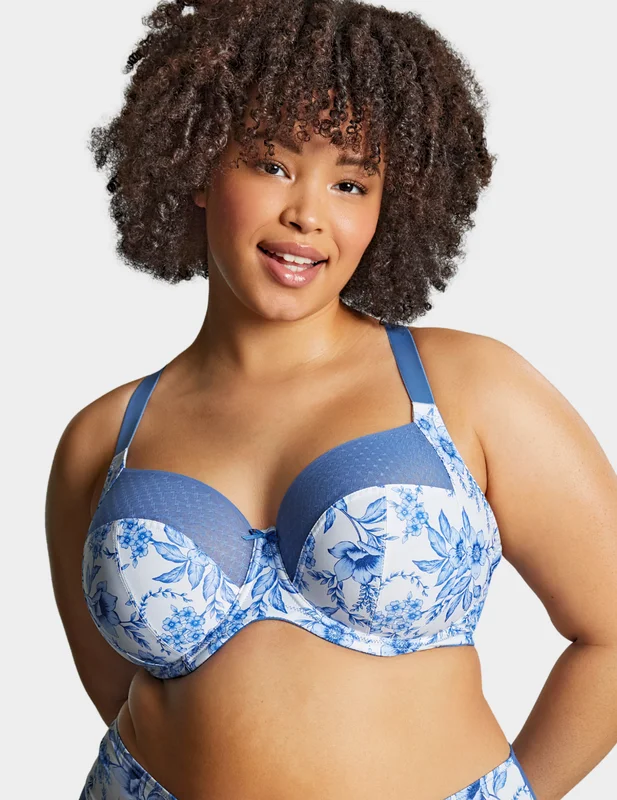 hourglasslingerie6685990