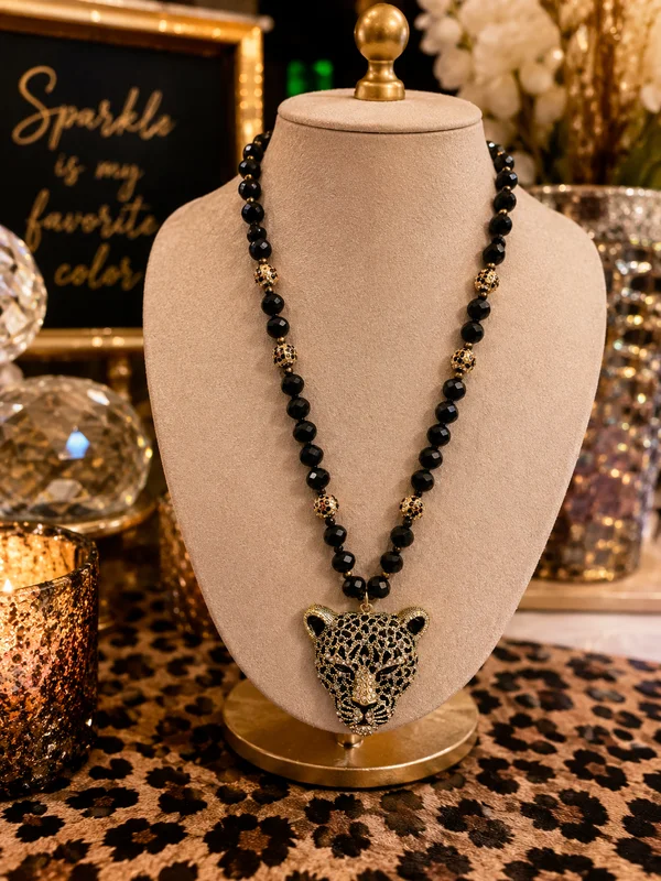 piratesandpearlsboutique6368710